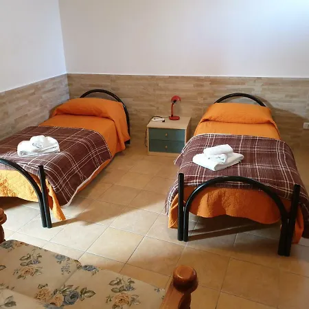 Nonno Angelo By La Puglia In Un Trullo Alberobello